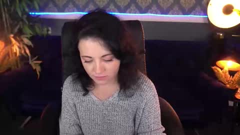 Snapshot of dafni_mon chatting on 11.24.25 Dafni Mon online show from 11.24.25