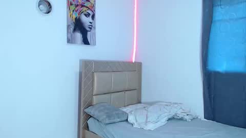 DAFNNE online show from 10.31.25