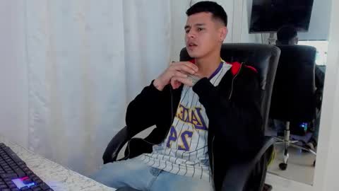 Snapshot of dage_19 chatting on 01.15.26 my name is Jhon and I live in colombia online show from 01.15.26