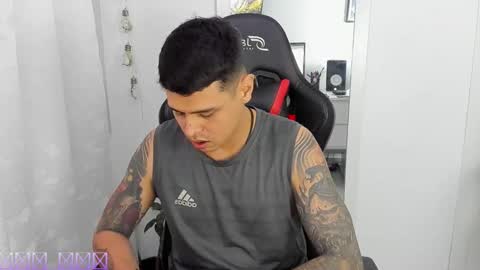 Snapshot of dage_19 chatting on 02.13.26 my name is Jhon and I live in colombia online show from 02.13.26