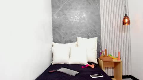  Dahiana   online show from 02.27.25