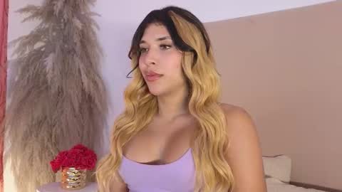 Snapshot of dahiana_prenss chatting on 10.29.25 Dahiana online show from 10.29.25