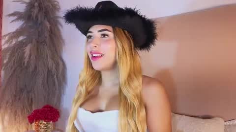 Snapshot of dahiana_prenss chatting on 10.30.25 Dahiana online show from 10.30.25