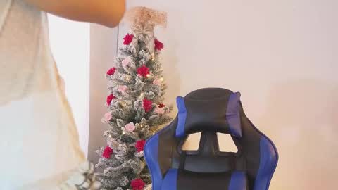 Snapshot of dahiana_prenss chatting on 12.14.25 Dahiana online show from 12.14.25