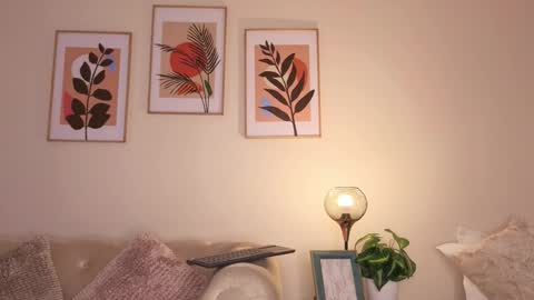 Dahiann Walcott online show from 02.04.26