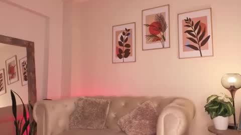 Dahiann Walcott online show from 02.16.26