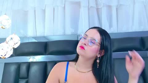 Dahiana online show from 10.15.25