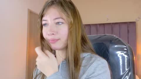 Dahlia online show from 04.04.26