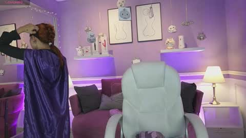 Dahlia Grey online show from 10.30.25