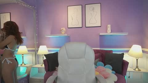 Dahlia Grey online show from 11.26.25