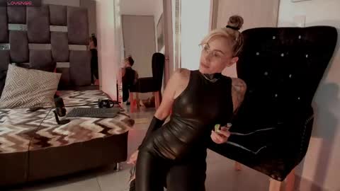  D A I L A  online show from 05.04.26