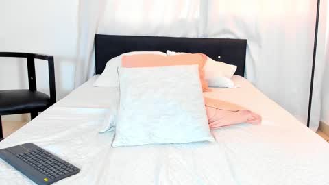 Snapshot of dailasmith chatting on 02.12.25 Daila Smith online show from 02.12.25