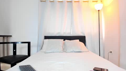 Snapshot of dailasmith chatting on 02.21.25 Daila Smith online show from 02.21.25