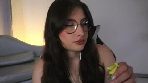 Lauren            online show from 05.18.26