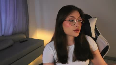Lauren            online show from 05.25.26