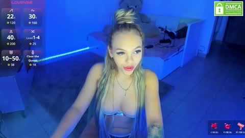 Snapshot of daisy_abby03 chatting on 03.19.26 DaIsy Abby online show from 03.19.26