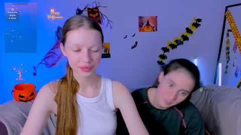 Snapshot of daisy_baby_ chatting on 10.22.25 daisy online show from 10.22.25