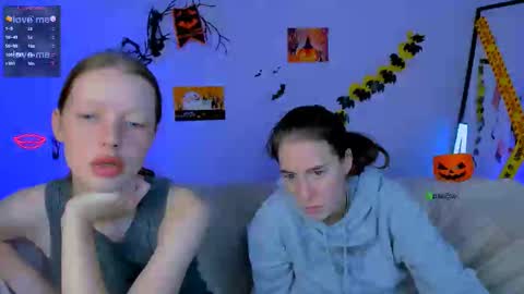 Snapshot of daisy_baby_ chatting on 10.23.25 daisy online show from 10.23.25