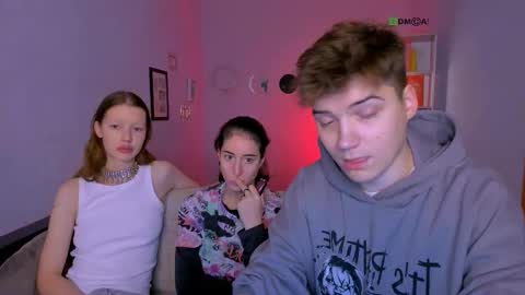 Snapshot of daisy_baby_ chatting on 11.15.25 daisy online show from 11.15.25