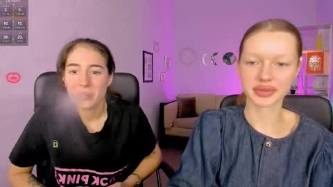 Snapshot of daisy_baby_ chatting on 11.22.25 daisy online show from 11.22.25