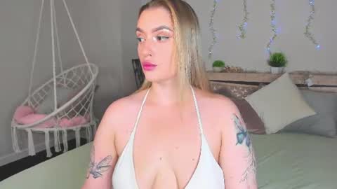 Snapshot of daisy_beckerr chatting on 06.11.26 Viickie online show from 06.11.26