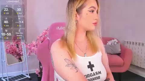 Snapshot of daisy_beckerr chatting on 07.23.26 Viickie online show from 07.23.26