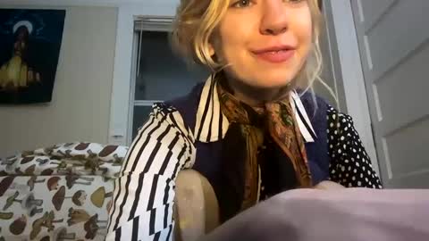 DaisyB3 online show from 01.08.25