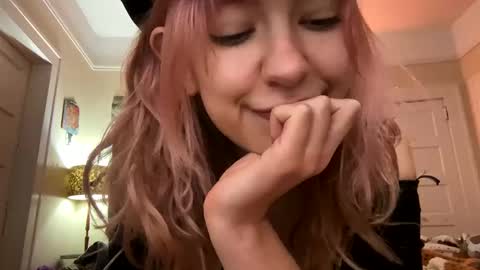 DaisyB3 online show from 02.05.25