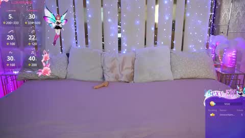 daisydelight_ online show from 02.25.25