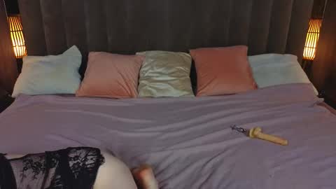 daisydelight_ online show from 10.16.25