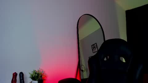 Snapshot of dakhota_rouge chatting on 06.25.26 Dakhota online show from 06.25.26