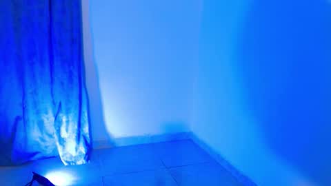 VALENTINA  online show from 11.20.25