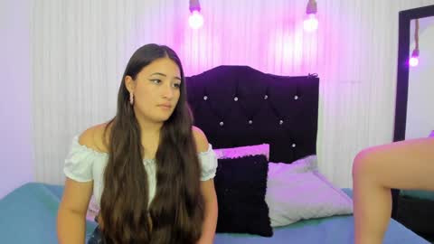 Dakota and Valerie online show from 12.05.24