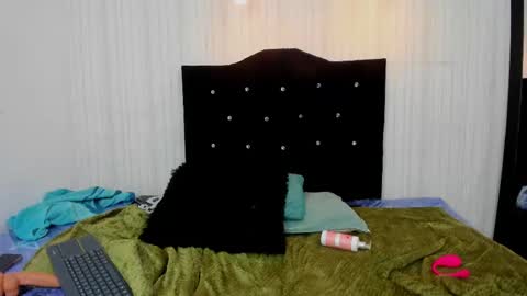 Dakota and Valerie online show from 03.09.25