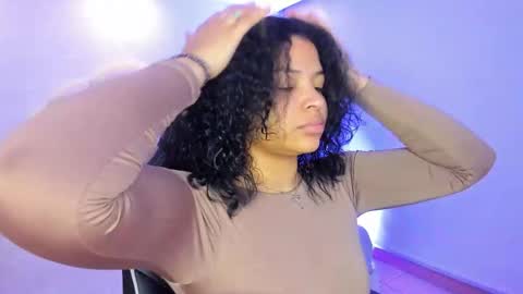 Snapshot of dakota_mars chatting on 10.03.25 dakota_mars online show from 10.03.25