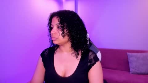 Snapshot of dakota_mars chatting on 10.10.25 dakota_mars online show from 10.10.25