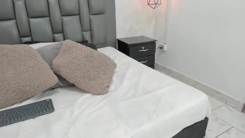 Dakota  online show from 11.15.25