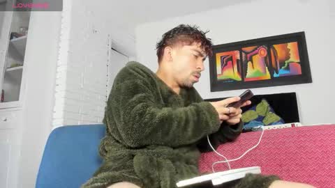     online show from 10.05.25