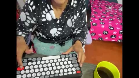 Snapshot of daleska_delicious1 chatting on 11.14.25 daleska_delicious1 online show from 11.14.25