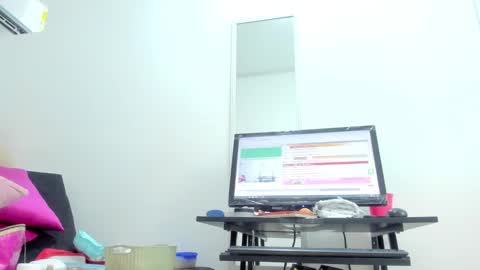  Ren  online show from 02.14.25