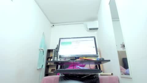  Ren  online show from 02.24.25