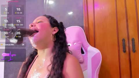 Snapshot of dalia_roses chatting on 11.15.25 Dalia online show from 11.15.25