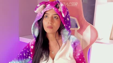 leila williams online show from 01.01.25