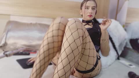 Snapshot of daliajohnson_ chatting on 04.11.26 leila williams online show from 04.11.26