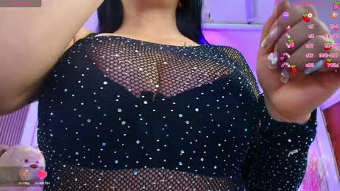 Snapshot of daliia_ chatting on 12.17.24 Daliia online show from 12.17.24