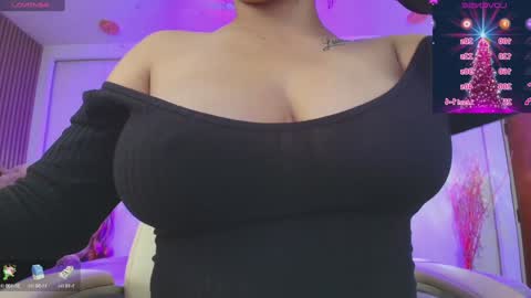 Snapshot of daliia_ chatting on 12.27.24 Daliia online show from 12.27.24