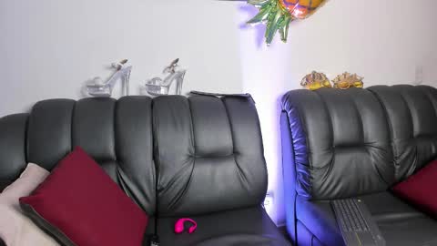 Snapshot of dalila__lu chatting on 11.08.25 Dalila Lu online show from 11.08.25