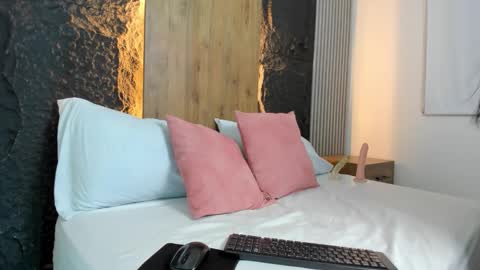 D A L I L A online show from 12.17.25