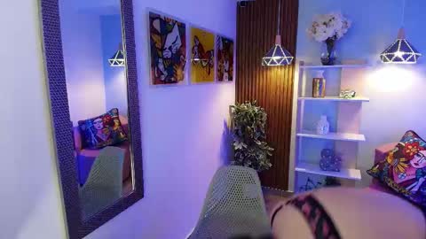 Snapshot of dalila_sky chatting on 11.04.25 Dalila online show from 11.04.25