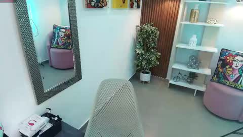 Snapshot of dalila_sky chatting on 11.17.25 Dalila online show from 11.17.25